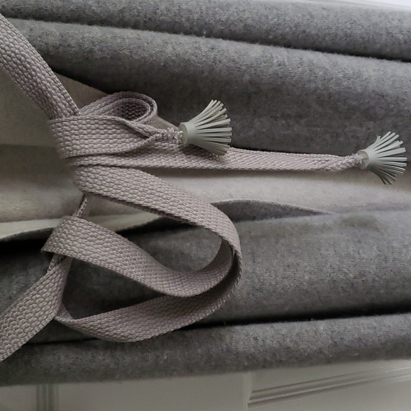 Two tone grey reversible sweater/coat - Picture 4 of 4